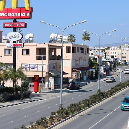Kings Annex Aparthotel Paphos Exteriör bild