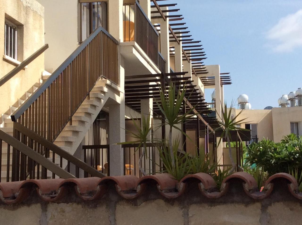Kings Annex Aparthotel Paphos Exteriör bild