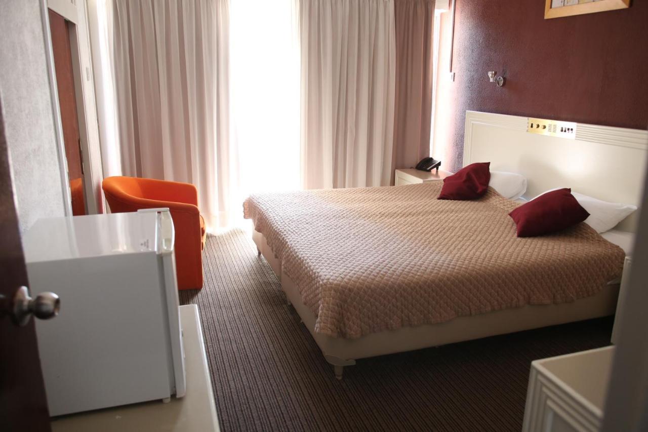 Kings Annex Aparthotel Paphos Exteriör bild